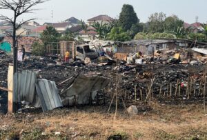 Pasca Kebakaran, Lokasi Lapak Limbah di Pekayon Tersisa Puing-Puing Hangus