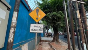 Urgensi Perbanyak Rambu Peringatan di Jalan Siliwangi-Narogong: Bentuk Upaya Jinakkan Jalur Black Spot