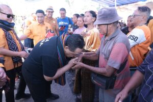 Rendang dari Minangkabau Tembus Flores, Bantuan Kemanusiaan Tiba di Maumere