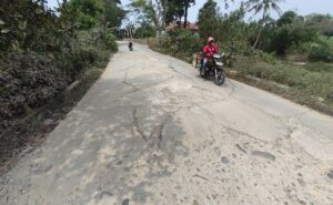 Tanah Ekspansif dan Overload, Perbaikan Jalan Bojongmangu Butuh Metode Khusus