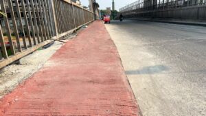 Potret Kondisi Terkini Trotoar Flyover Caman Bebas dari Kabel Semrawut