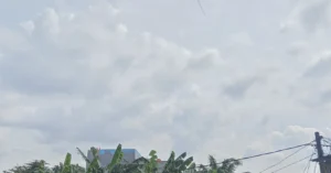 Jelang HUT RI ke-81, Deru Suara Pesawat Mondar Mandir di Atas Langit Bekasi