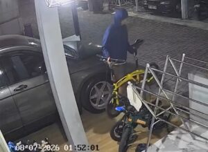Maling Satroni Perumahan Jatiranggon, Sepeda Digondol, 4 Pasang Sepatu Raib