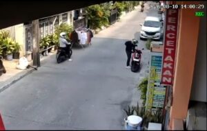 Siang Bolong, Motor Dikunci Stang Bobol Digasak Maling di Medan Satria
