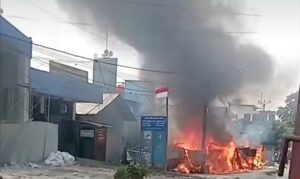 Kebakaran di Jalan Raya Setu: Api Melalap Bangunan, Penyebab Belum Diketahui