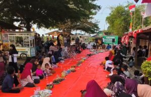 Warga Kampung Ciranggon Gelar Babaritan, Plt Bupati Bekasi: Ini Tradisi Tak Boleh Dilupakan