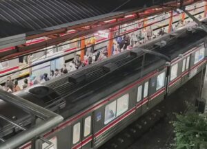 Berangkat Pagi Buta Pulang Malam, 12,8 Juta Penumpang Lalui Stasiun Bekasi