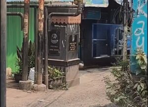 Sempit Tapi Vital, Tugu Batas Bekasi-Jakarta Utara Ini Jadi Jalan Pintas Pemotor