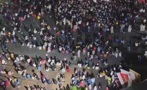 Plaza Patriot Chandrabaga Ramai Disambangi Warga Saat Malam Akhir Pekan