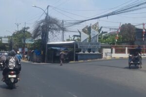 Simpang Jembatan KH. Noer Ali Titik Silang Kampung Irian-Teluk Pucung dan Wisma Asri