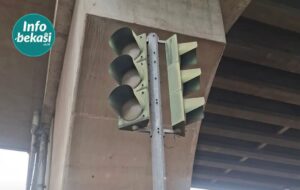Lampu Lalin di Bawah Flyover Summarecon Bekasi Padam, Pengendara Harap Hati-Hati