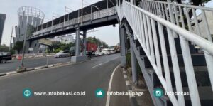 JPO Jalan Ahmad Yani Jadi Sorotan Warga, Jalur Terlalu Curam Bikin Dengkul Bergetar