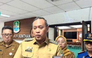 Pemkot Bekasi Kaji PJJ Dampak Abu Vulkanik, Walikota Bekasi: Kualitas Udara Masih Aman