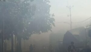 Asap Putih Seperti Kabut Selimuti Jalan Raya Perjuangan Bekasi Utara