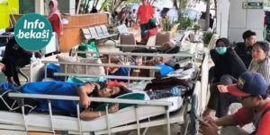 RSUD Kabupaten Bekasi Penuh Asap, Pasien Brankar Dievakuasi Bersama Tiang Infus
