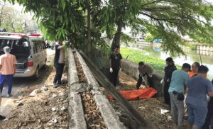 Jasad Mengapung di Kalimalang Dibawa ke RSUD Cibitung, Polisi Dalami Identitas Korban