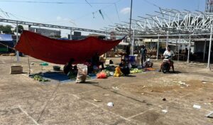 Area Rooftop Pasar Baru Bekasi Mulai Dipasangi Atap Awning