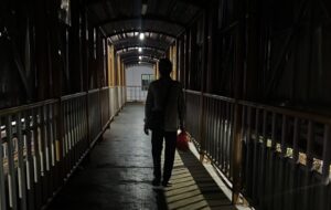 Minus Penerangan Saat Malam, JPO Ahmad Yani Bekasi Bikin Risau Pejalan Kaki
