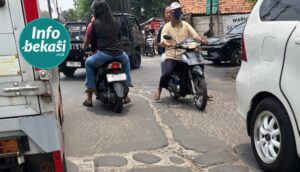 Jalan Prapatan Mustikajaya Berlubang, Pengendara Rasakan Sensasi “Dugem”