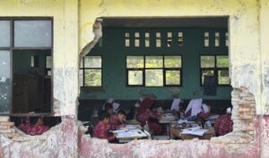 Bangunan Tua Rapuh, Penjaga Sekolah dan Wali Murid Khawatir SDN Sukajadi 03 Ambruk
