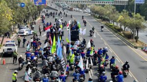 Bawa Petisi ke Istana, Ribuan Buruh Desak UU Perlindungan Tenaga Kerja