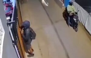 Malmot di Cimuning Terekam CCTV, Kepergok dan Dikejar Warga