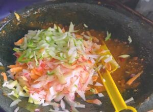 Rujak Serut dan Ulek Mang Pangki, Bumbu Medok Bikin Nagih