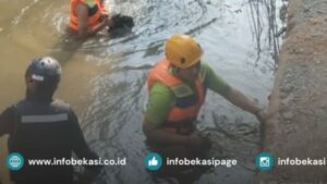 Relawan dan Pemuda Turun ke Kalimalang, Warga Jangan Buang Sampah Sembarangan !