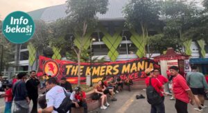 Dukung Tim Kesayangan, Ribuan Suporter Semen Padang Berdatangan ke Bekasi