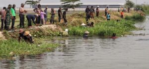 Warga dan Petani Pebayuran Hidupkan Tradisi Goloran, Bersihkan Saluran Irigasi