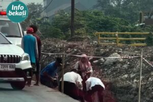 Nahas, Pengguna Jalan Terperosok di Galian Proyek Tambun Selatan