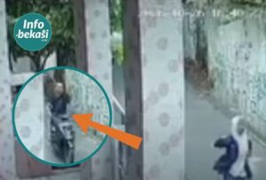 Terekam CCTV, Pelajar Perempuan di Babelan HP-nya Dijambret
