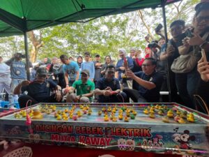 Cak Imin Sambangi 1001 Pasar Rakyat di Vida Bekasi, Sapa Pedagang Hingga Warga