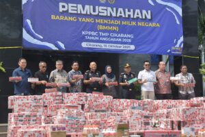 Kosmetik dan Rokok Ilegal Rp15,5 Miliar Dimusnahkan Bea Cukai Cikarang