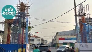 Simbol Keberagaman, Gapura Pecinan di Jalan Mayor Oking Mulai Terbentuk