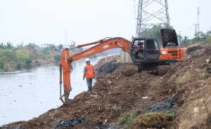 KDM Minta Normalisasi Kali CBL Cepat Kelar, Bupati Bekasi Pastikan Tuntas Tahun Ini
